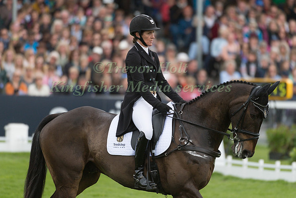 CAROLINE POWELL (NZL) RIDING  ON THE BRASH