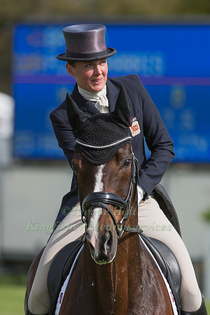 FLORA HARRIS  (GBR) RIDING  BAYANO