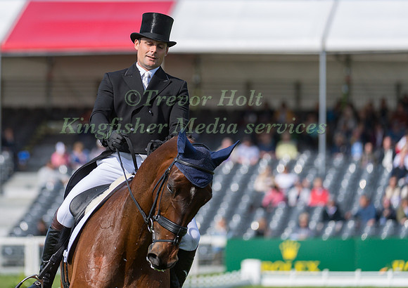 ALEXANDER BRAGG (GBR) RIDING  ZAGREB