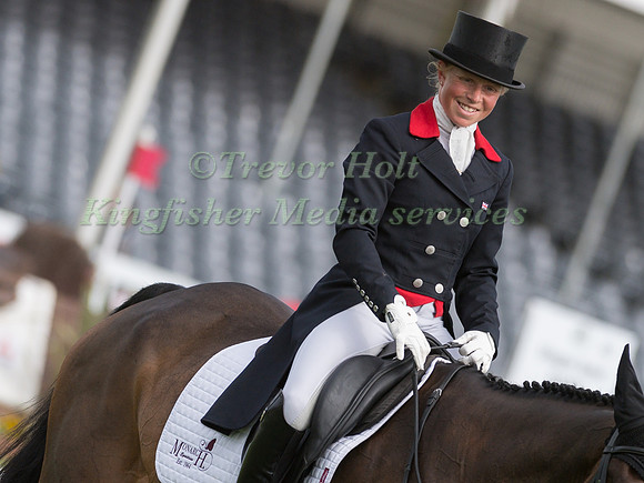 ROSALIND CANTER  (GBR) RIDING  ALLSTAR B