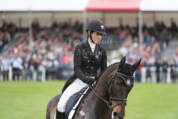 CAROLINE POWELL (NZL) RIDING  ON THE BRASH