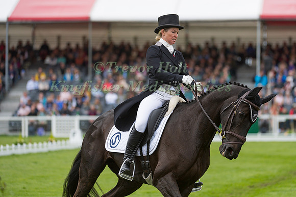 JONELLE PRICE (NZL) RIDING  CLASSIC MOET