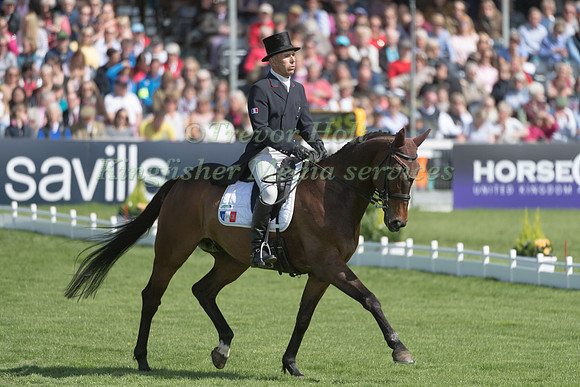 DENIS MESPLES (FRA) RIDING  OREGON DE LA VIGNE