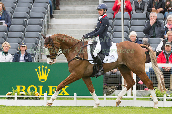 IZZY TAYLOR  (GBR) RIDING  PERFECT STRANGER