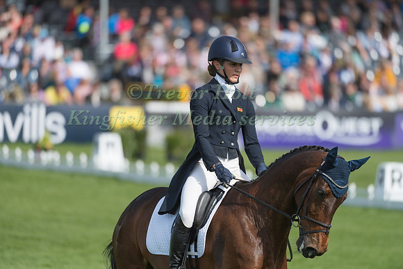 DANIELLE DUNN  (GBR) RIDING  ZOCARLA BLH