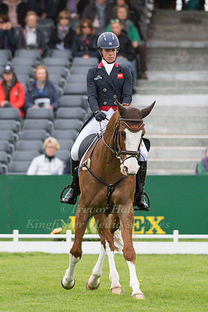 IZZY TAYLOR  (GBR) RIDING  PERFECT STRANGER