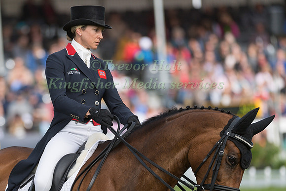 SARAH BULLIMORE  (GBR) RIDING  REVE DU ROUET