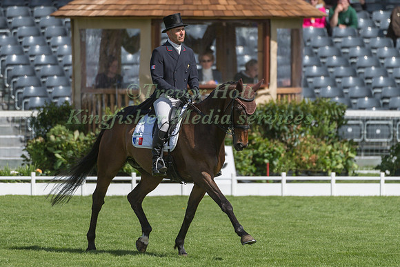 DENIS MESPLES (FRA) RIDING  OREGON DE LA VIGNE
