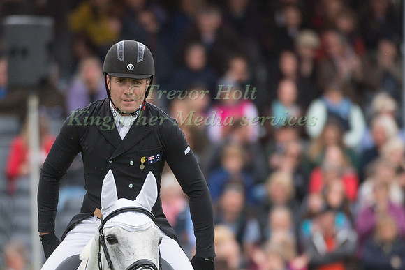 PAUL TAPNER (AUS) RIDING  BONZA KING OF ROUGES