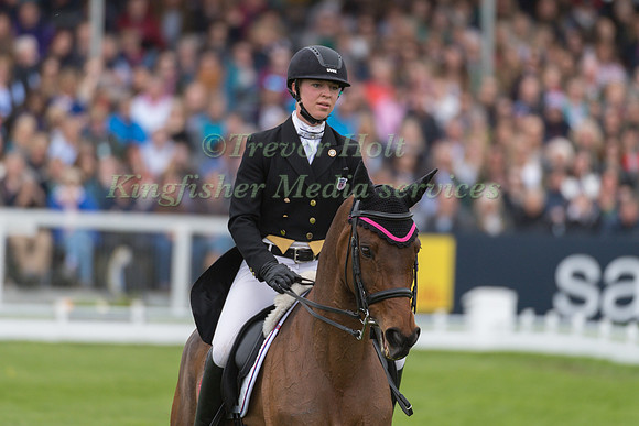 MADELINE BACKUS (USA) RIDING  P.S. ARIANNA