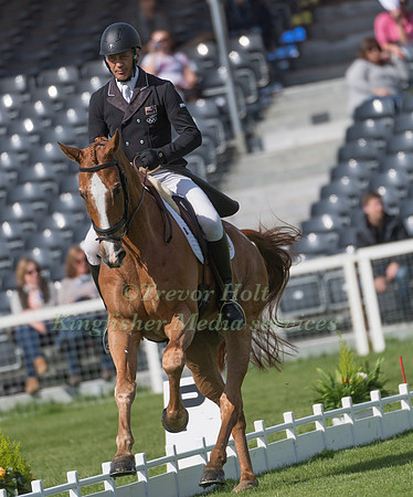 ANDREW NICHOLSON (NZL) RIDING  NEREO