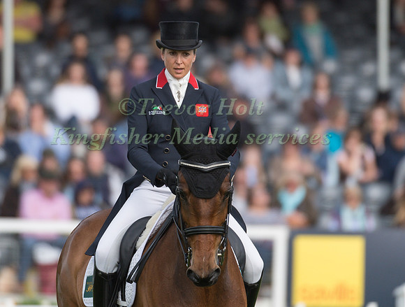 SARAH BULLIMORE  (GBR) RIDING  REVE DU ROUET