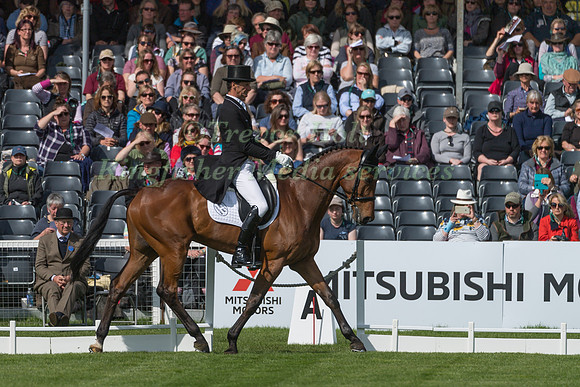 MARK TODD (NZL) RIDING  LEONIDAS II