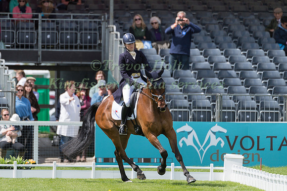 KATE HONEY  (GBR) RIDING  FERNHILL NOW OR NEVER