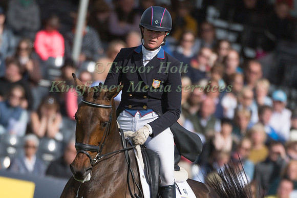 LAUREN KIEFFER (USA) RIDING  VERONICA