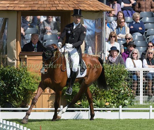TIM PRICE (NZL) RIDING  RINGWOOD SKY BOY