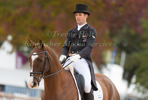 Jonathan Paget of New Zealand riding Clifton Signature
