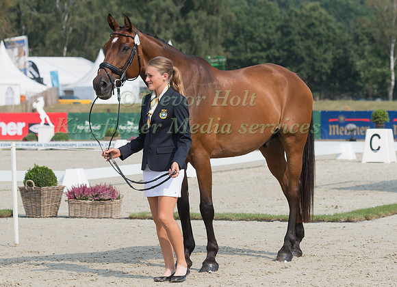 Ebba Adnervik (SWE) and Chippieh