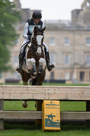 Bill  Levett (AUS) riding  Piltown Colours