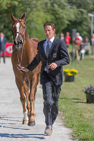 Dirk Schrade and Hop & Skip