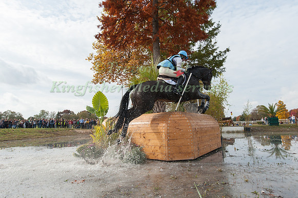 Julie Tew of Great Britain riding Simply Sox