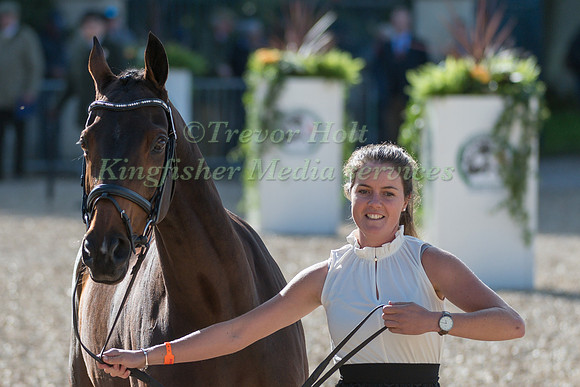VIRGINIA THOMPSON (NZL) AND  STAR NOUVEAU