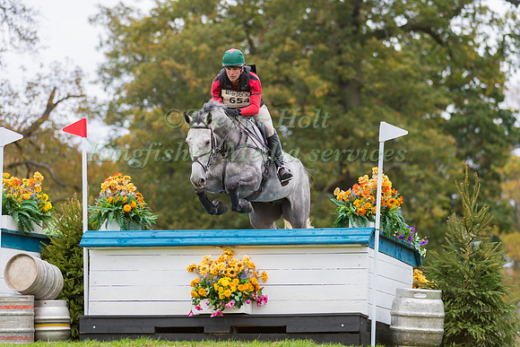 MATTHEW GLENTWORTH RIDING FARLEAZE THE BEEZ KNEEZ
