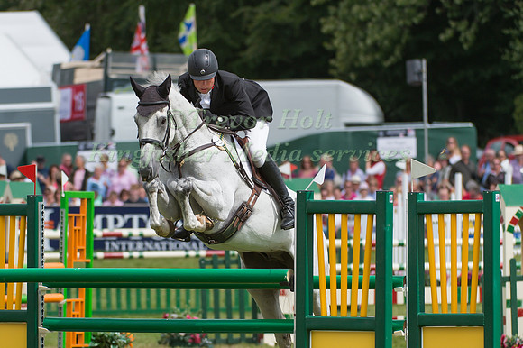 HARRY DZENIS (GBR) RIDING XAM