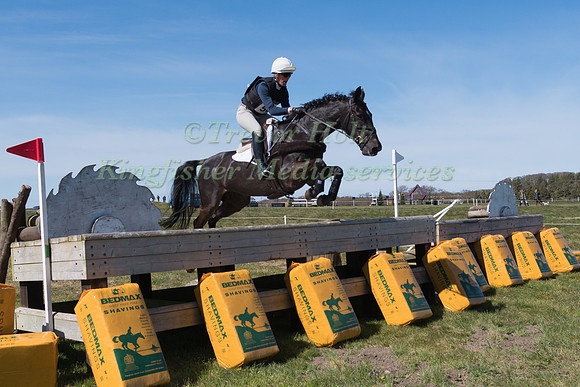 FLORA HARRIS RIDING CLASS VISTA