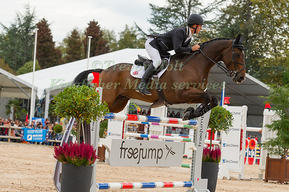 Tom Crisp (GBR) Coolys Luxury