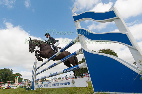 NICOLA WILSON (GBR) RIDING BULANA