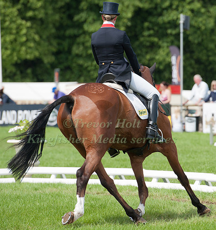 Nicola Wilson and One Two Many