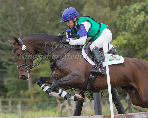 HEIDI WOODHEAD RIDING HARIEKO DHI