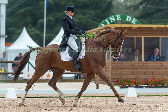 Roberta Fox (roo)  (GBR) riding Fleet Street