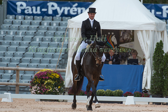 Jesse Campbell of New Zealand riding Cleveland