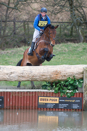 Andrew James  riding Redhill Ilisit