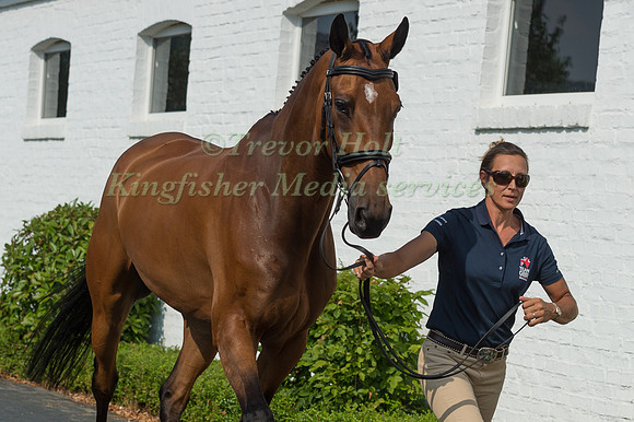 SARAH BULLIMORE (GBR) AND REVE DU ROUET