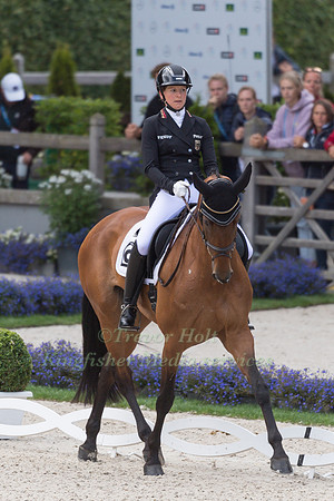 SOPHIE LEUBE AND JADORE MOI