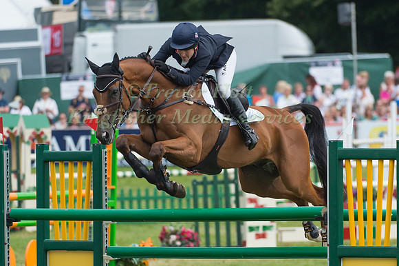 LAURA COLLETT (GBR) RIDING PAMERO 4
