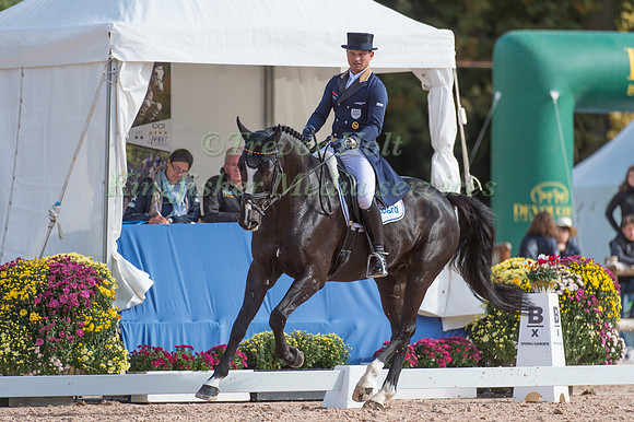 Michael Jung of Germany riding Halunke FBW