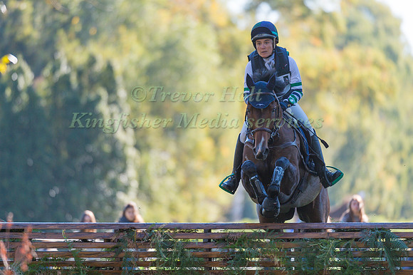 Nicole Pearson (HK) riding The Navigator