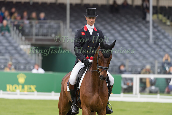 William Fox-Pitt (GBR) and  Little Fire