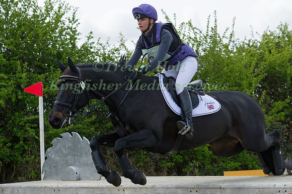 EMILY KING (GBR) RIDING WALITZE F VEJGARD