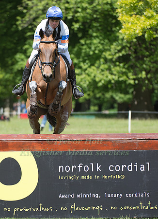 Francis  Whittington (GBR)  riding Cavalier Venture