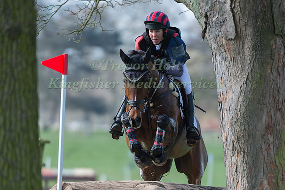 EMILY GILRUTH  RIDING  TOPWOOD BEAU