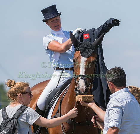 NICOLA WILSON (GBR) AND ONE TWO MANY