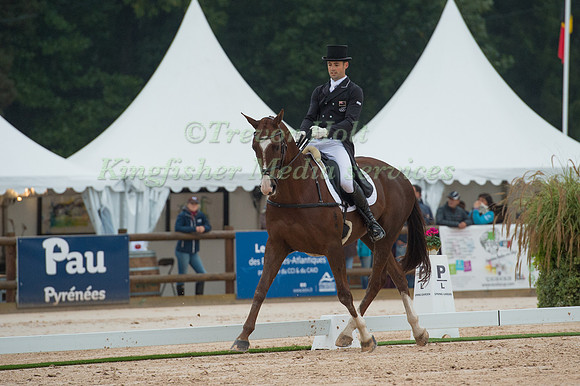 Jonathan Paget (NZL) riding Clifton Signature