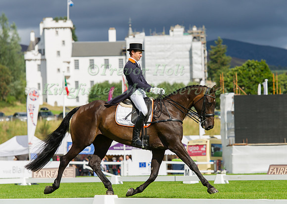 CHRISTOPHER  BURTON (AUS) RIDING CARIBA 15