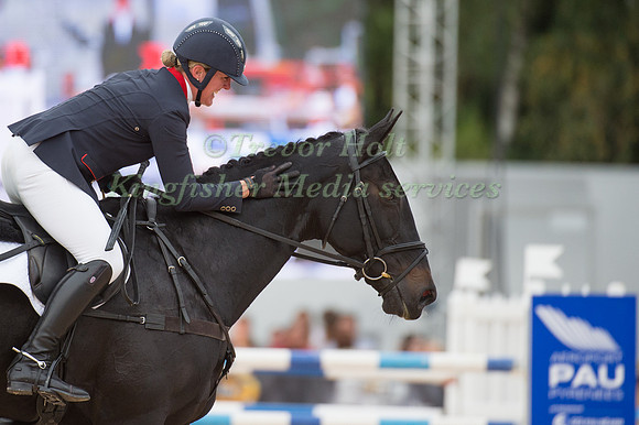 Nicola Wilson (GBR) riding Annie Clover