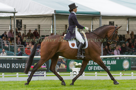 Charlotte Agnew (GBR) and  Out Of Africa Two